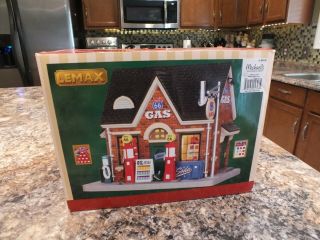 Lemax Vintage Gas Station - Lighted Building W/box