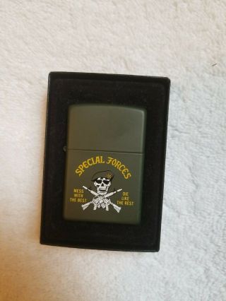 ZIPPO SPECIAL FORCES MESS WITH THE BEST GREEN MATTE LIGHTER 1990 Cond 2