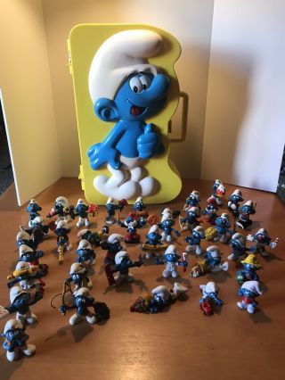 Vintage Smurfs Peyo Yellow Carrying Case With 38 Figures With Rare Barber Smurf