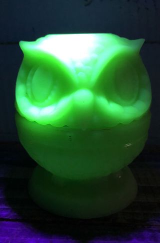 Vintage Fenton Uranium Satin Green Custard Glass Owl Fairy Lamp Light Glows
