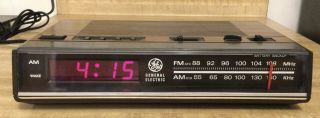 General Electric Model 7 - 4624b Ge Am/fm Digital Alarm Clock Radio