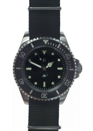 Mwc 1000ft/300m Wr Military Divers Watch With Mecanical / Quartz Hybrid Movement