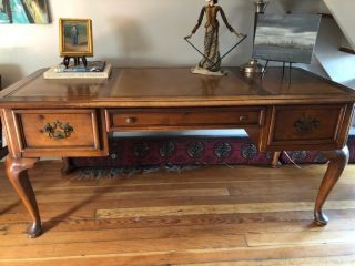 1970s Sligh French Style Chippendale Leather Top Fruitwood Executive Desk