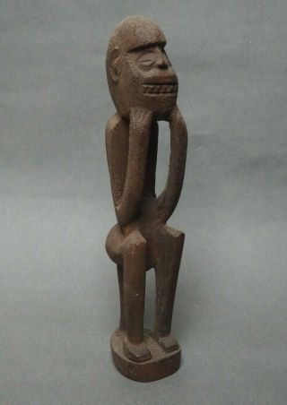 Good Small Heavy Vintage Tribal Art Papua Guinea Carved Wood Seated Figure
