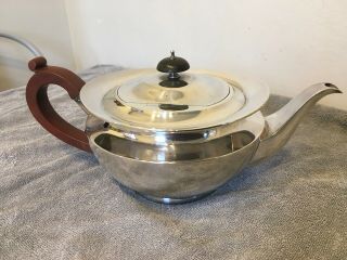 Quality Edwardian Solid Silver Tea Pot Hallmarked London 1912 (834 Grams)