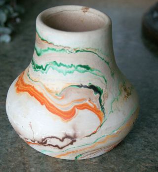 Vintage 4.  50 " Nemadji Indian Pottery Native Clay Vase Red Brown Orange Swirl Km