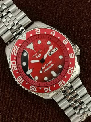 RED SPECIAL BRIAN MAY DIAL MOD SEIKO 7S26 - 0020 SKX007 AUTOMATIC WATCH 7D0302 3