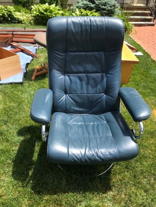 Vintage Mid Century Modern Ekornes Stressless Lounge Chair & Ottoman Chrome Base
