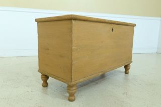 F50415EC:Early Antique Pennsylvania Mustard Yellow Paint Decorated Blanket Chest 3