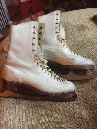 Vintage White Leather Ice Skates.  Size 7 The Stuburt By Stubb And Burt Ltd Eng