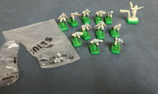 Vintage Tudor Electric Football Nfl Baltimore Colts Team - 11 Players