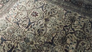 Area rug — Hand Loomed Wool & Silk - 8’x10’ 5