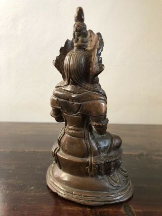 A Chinese Tibetan bronze figure of Buddha - Qing - Like Indian,  Imperial,  Ming 3