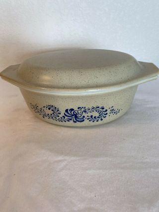 Vintage Pyrex Homestead Casserole Dish And Lid 1.  5qt Tan Speckle Blue Oval