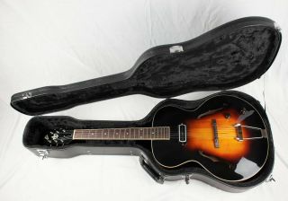 The Loar Archtop With Charlie Christian Pickup,  Hard Case Lh - 309 - Vs