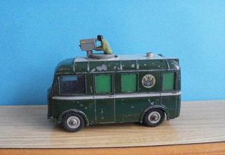 Unboxed Vintage DINKY TOYS Model 968 - BBC TV Roving Eye Vehicle with Cameraman 2