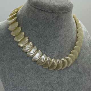 Vintage 50s Clam Shell Link Necklace Plastic Retro Kitsch Mod Seashell Oyster