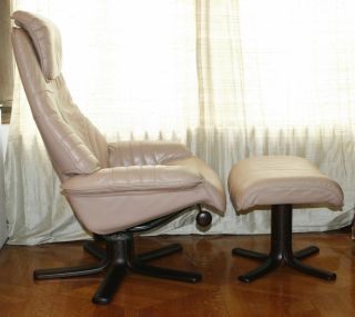 Danish Modern Leather Rosewood Recliner Lounge Chair & Ottoman.  Ekornes/Stouby 6