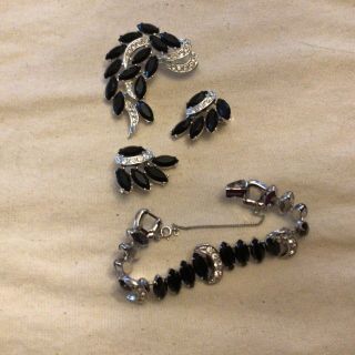 Sarah Coventry Set Earrings Bracelet Brooch Pin Black Crystal Silver Vintage