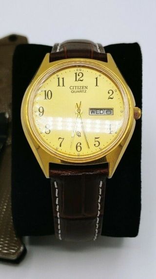 Vintage Citizen 6100 Men Gold Tone Analog Quartz Watch Hour Day Date Battery