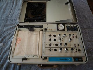 Stoelting Ultrascribe Polygraph Lie Detector Antique Vintage with accessories 2