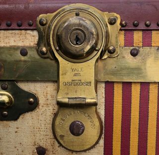 Antique Oshkosh Wi.  Spinning Wardrobe Steamer Trunk Luggage Chest Vintage,  Keys 5