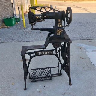 Antique Singer 29 - 4 Industrial Cobblers Treadle Sewing Machine (ct)