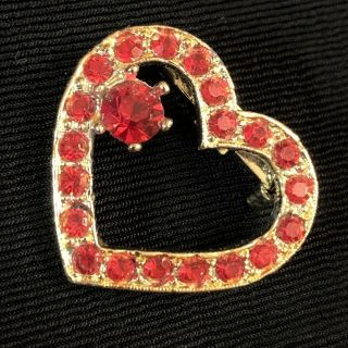 Vtg Red Rhinestone Open Heart Valentines Brooch Pin Gold Tone 1.  25”