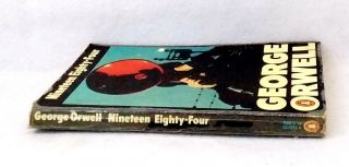 Nineteen Eighty - four by George Orwell vintage Penguin paperback 1976 3