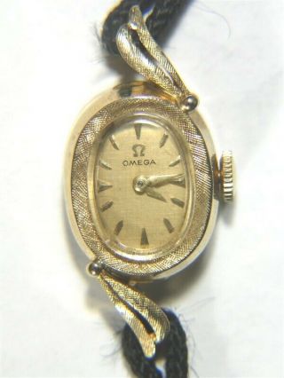 Vintage 1960s Solid 14k Yellow Gold Omega 17j Women’s Ladies Wristwatch