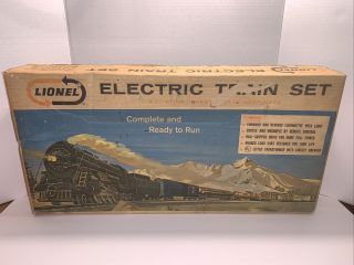 Lionel Electric Train Set No.  11520 Metal Engine Vintage.  Incomplete