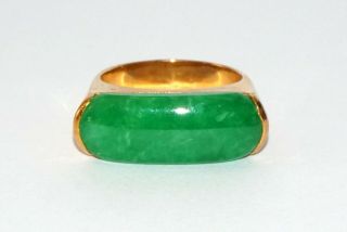 Vintage 18k Yellow Gold Ring Sz.  5.  5 W.  Emerald Green Jadeite Jade Saddle  11