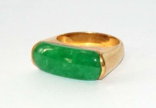Vintage 18k Yellow Gold Ring Sz.  5.  5 w.  Emerald Green Jadeite Jade Saddle  11 2