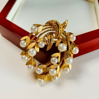 Vintage Jewellery Signed Crown Trifari Pearl Gold Plated Brooch/pin