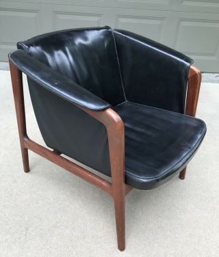 Vintage Mid Century Modern Bucket Lounge Arm Chair Black Upholstery Wood