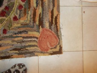 EARLY 1900S LARGE SIZED HOOK RUG WITH DOG AND CAT ON MOTTLED BACKGROUND HEARTS 6