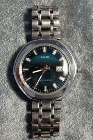 Rare Vintage Men ' s 1976 Timex MARLIN WATCH w Dark Teal Blue Face Runs 2