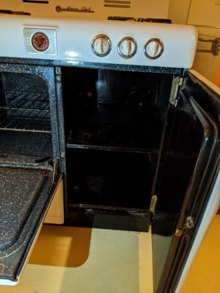 1950s vintage Magic Chef gas stove 6
