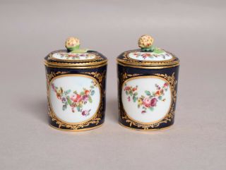 A Fine Quality Antique 19thc English Or French Porcelain Lidded Pots