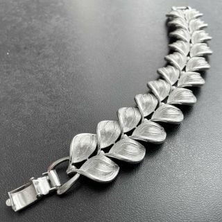 Signed Coro (pegasus) Vintage Retro Silver Tone Leaf Modernist Bracelet 786
