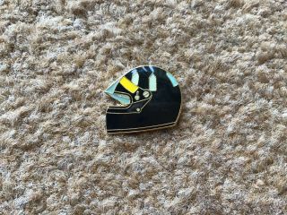 F1 Crash Helmet Racing Driver Formula One Vintage Pin Badge