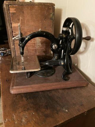 Vintage Willcox & Gibbs Hand Crank Sewing Machine With Carry Case York 4