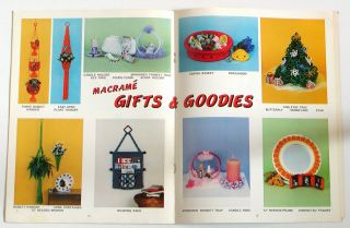 2 Vintage MACRAME PATTERN BOOKS 58 Projects PURSES Plant Hangers DECOR Jewelry 2