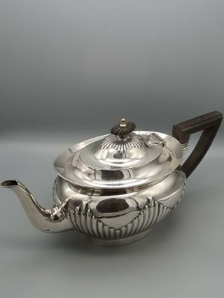 Solid Silver Teapot - Sheffield 1903 Mappin & Webb 525g