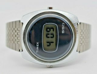 Vintage 70s/80s Men ' s TIMEX SSQ Digital LCD Watch,  Blue/Silver Tone,  Running 3