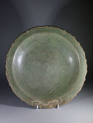Antique Chinese Song Dynasty Celadon Glazed Sgrafitto Dish