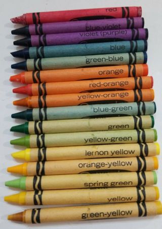 VINTAGE Binney & Smith Box of 64 CRAYOLA CRAYONS with Indian Red Retired color 3