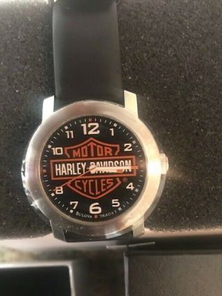 Harley Davidson Logo Mens Watch on black leather strap with black logo dial 2