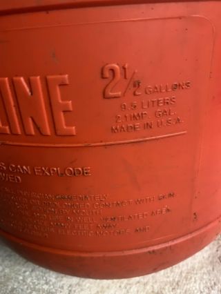 VINTAGE EAGLE 2 1/2 GALLON ROUND PLASTIC GAS CAN PG3 VENTED WITH SPOUT 2