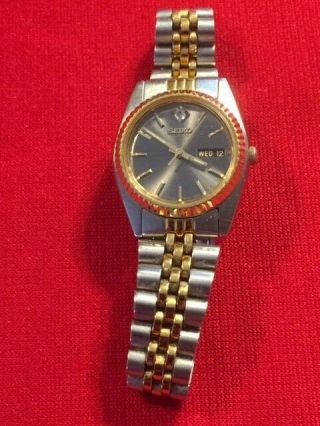 Vintage Ladies 24mm Seiko Diamond Quartz Wristwatch W/day/date & Wr -
